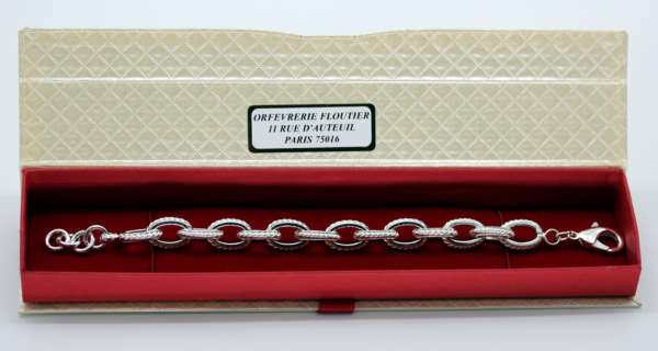 Bracelet mailles torsade argenté beau bracelet pour femme en métal argenté disponible par l'orfèvrerie Floutier la maison de l'argenterie