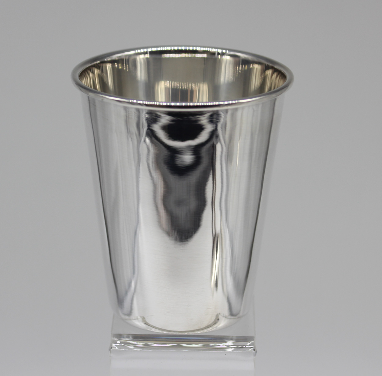 Timbale En Metal Argente Personnalisable Orfevrerie Floutier Timbale En Metal Argente Personnalisable Orfevrerie Floutier