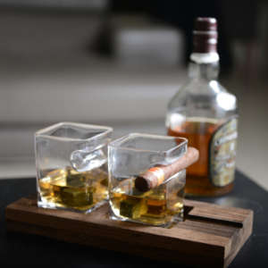 set de deux verres à whisky et cigares