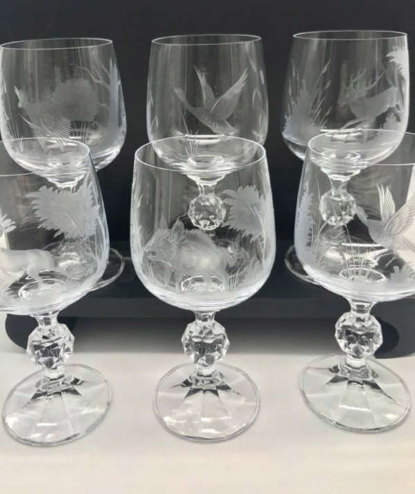 Verres à vin en cristal gravés animaux taillés cristal de bohème