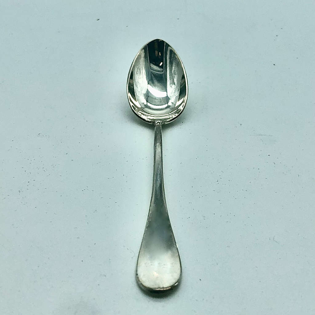 cuillère en métal argenté, être né avec une cuillère en argent dans la bouche 