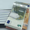 Pince à billets en argent massif personnalisable par une gravure disponible à Paris Auteuil ou sur commande